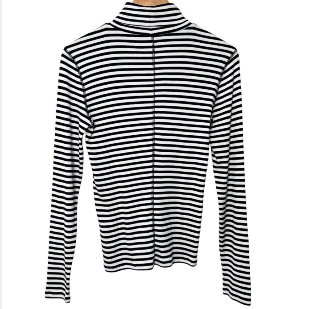Everlane Womens Luxe Rib Turtleneck Bone Black Striped Supima Cotton Top Medium - Picture 4 of 8
